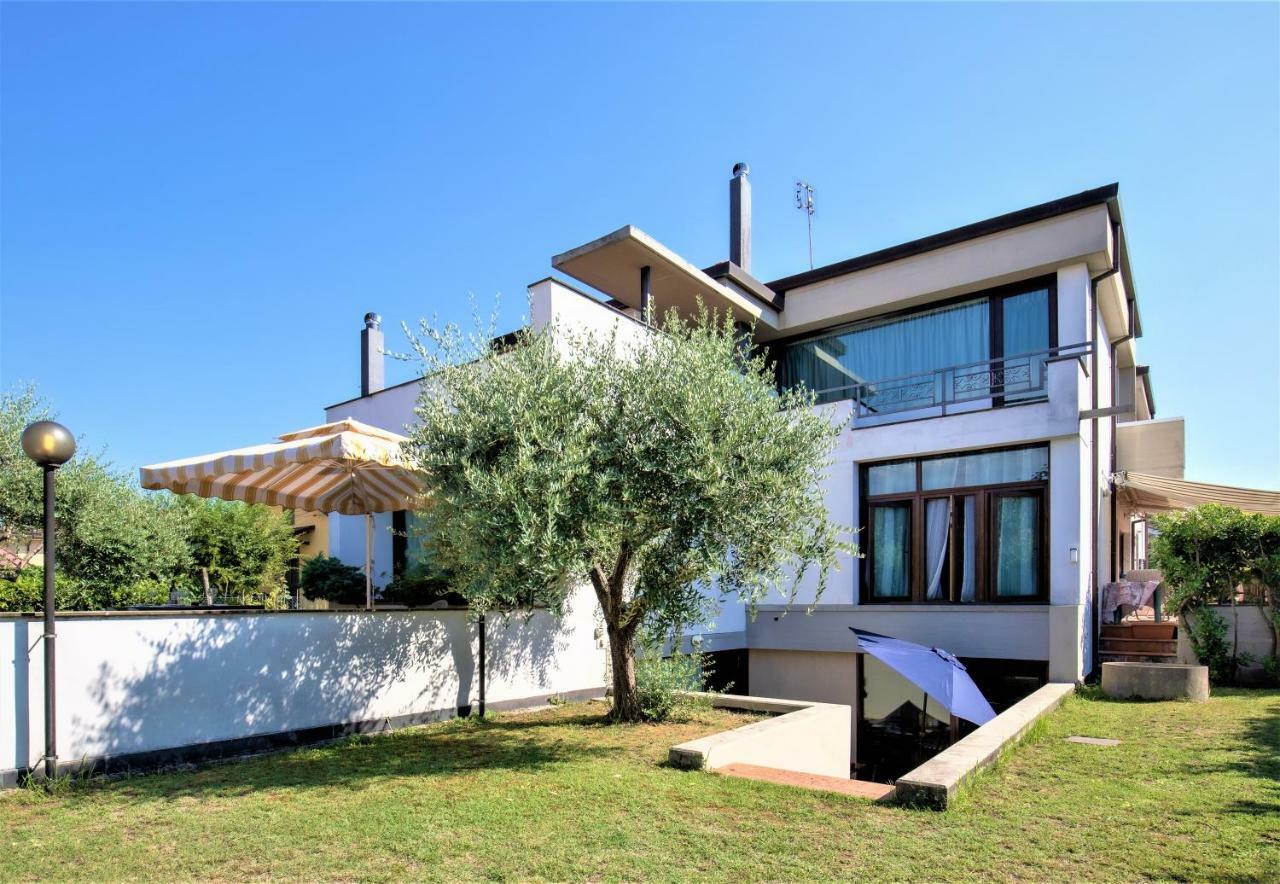 مارينا دي كارّارا B&B Villa Apuana المظهر الخارجي الصورة